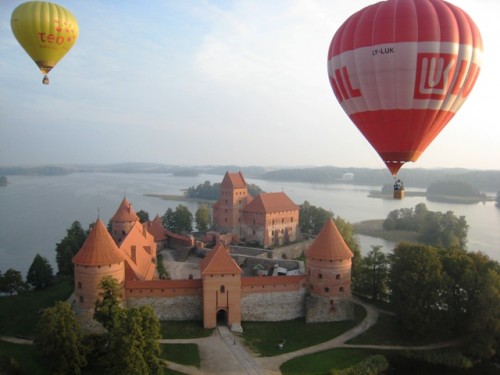 Balloon tours in Trakai